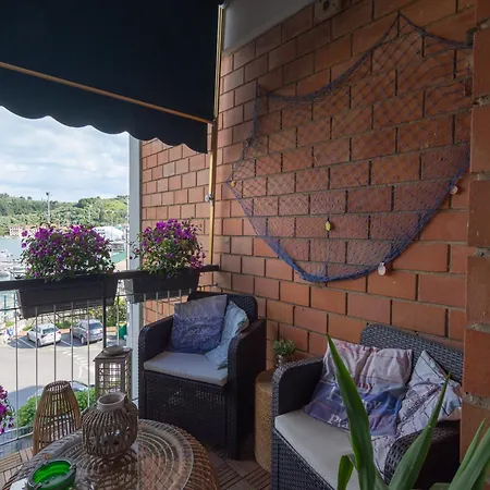 Elegant With Balcony شقة